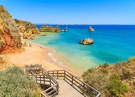 Villa in Carvoeiro With Swimming Pool
