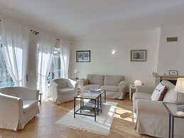 Villa in Carvoeiro With Swimming Pool