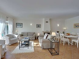 Villa in Carvoeiro With Swimming Pool