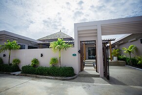 Gold Chariot Pool Villa