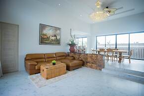 Gold Chariot Pool Villa