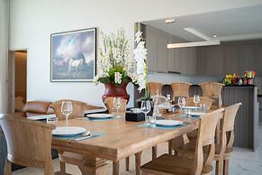 Gold Chariot Pool Villa