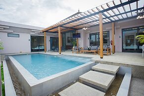 Gold Chariot Pool Villa