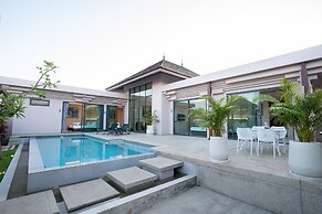 Gold Chariot Pool Villa