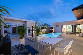 Gold Chariot Pool Villa