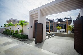 Gold Chariot Pool Villa