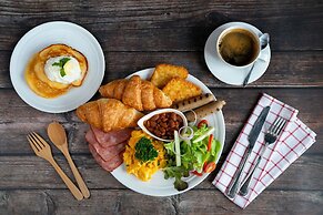 Gold Chariot Pool Villa