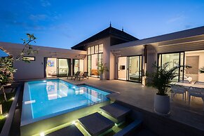 Gold Chariot Pool Villa