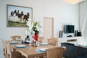 Gold Chariot Pool Villa