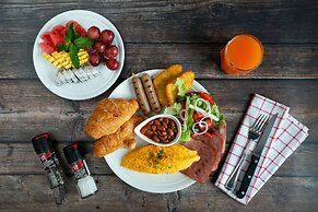 Gold Chariot Pool Villa