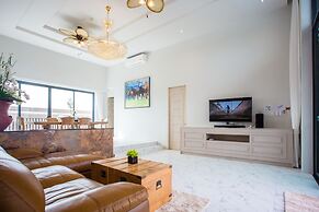 Gold Chariot Pool Villa