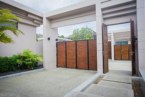 Gold Chariot Pool Villa