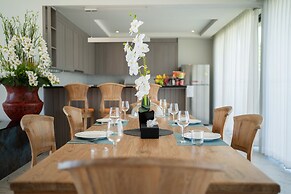 Gold Chariot Pool Villa