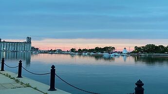 Holiday Inn Express & Suites Collingwood by IHG