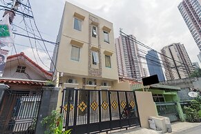 RedDoorz Plus near Taman Rasuna Menteng