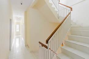 RedDoorz Plus near Taman Rasuna Menteng