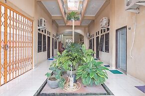 RedDoorz Syariah near Terminal Batu Ampar 2