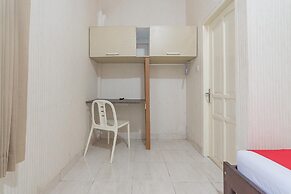 RedDoorz Syariah near Terminal Batu Ampar 2