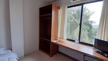 RedDoorz Plus @ Bitung City Center