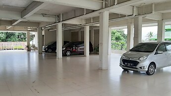 RedDoorz Plus @ Bitung City Center