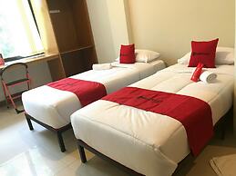 RedDoorz Plus @ Bitung City Center