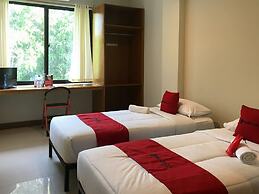 RedDoorz Plus @ Bitung City Center