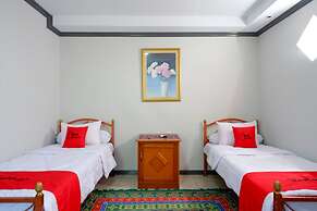 RedDoorz @ Hotel Aulia Majene