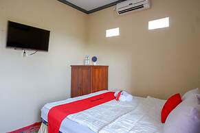 RedDoorz @ Hotel Aulia Majene
