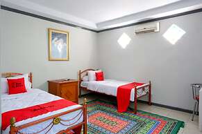 RedDoorz @ Hotel Aulia Majene
