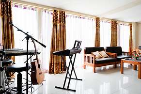 RedDoorz @ Hotel Grand Aulia Majene