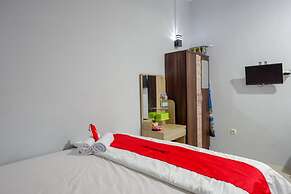 RedDoorz @ Hotel Grand Aulia Majene