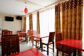 RedDoorz @ Hotel Grand Aulia Majene