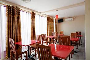 RedDoorz @ Hotel Grand Aulia Majene