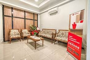 RedDoorz Plus near Akademi Kepolisian Semarang 3