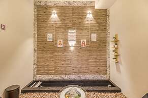 RedDoorz Plus near Gembira Loka Zoo 2