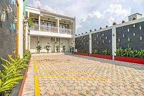 RedDoorz Plus near Gembira Loka Zoo 2