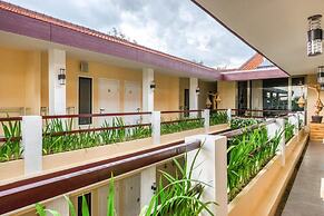 RedDoorz Syariah near Kebon Rojo Park Blitar