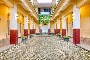 RedDoorz Syariah near Kebon Rojo Park Blitar