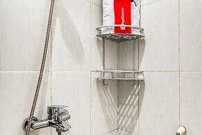 RedDoorz near Graha Cijantung Mall