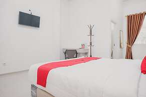 RedDoorz Syariah near Arafah Hospital Jambi