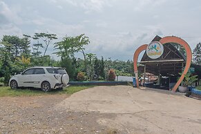 RedDoorz Resort Syariah @ Batu Apung Purwakarta