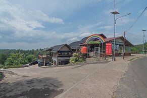 RedDoorz Resort Syariah @ Batu Apung Purwakarta