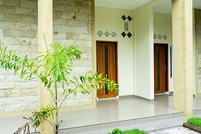 RedDoorz near Benteng Van Den Bosch