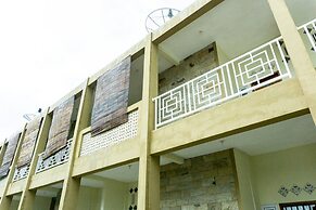 RedDoorz near Benteng Van Den Bosch