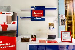 RedDoorz near Benteng Van Den Bosch