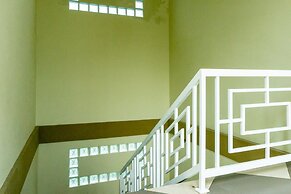 RedDoorz near Benteng Van Den Bosch