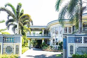 RedDoorz Premium @ Sea Residence Manado