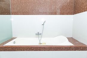 RedDoorz Premium @ Sea Residence Manado