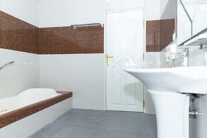 RedDoorz Premium @ Sea Residence Manado