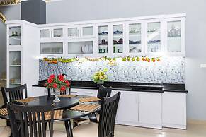 RedDoorz Premium @ Sea Residence Manado